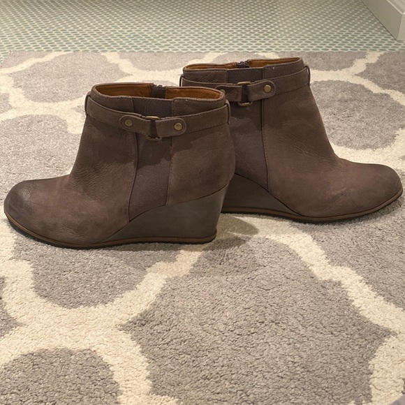Gray booties! - Picture 1 of 3